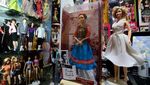 Pria Ekuador Ini Koleksi 850 Barbie, Totalnya Mencapai Rp 600 juta