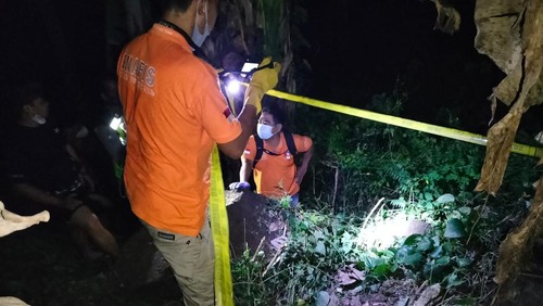 Proses Evakuasi Temuan Mayat Misterius di Banjar Dinas Kajanan, Desa Bengkala, Kecamatan Kubutambahan, Kabupaten Buleleng, Bali, Kamis (18/8/2022).