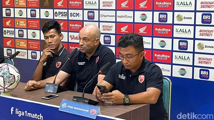 PSM Makassar Pelatih Bernardo Tavares dan Pemain Agung Mannan.