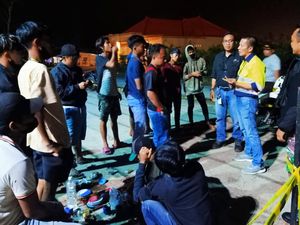 Masih Memanas, Kendaraan Logistik Milik PT BSI Dihadang Massa Warga