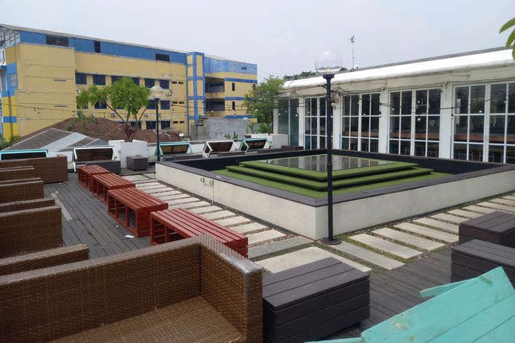 5 Kafe Rooftop Ini Tawarkan Sensasi Asyik Ngopi di Bawah Bintang