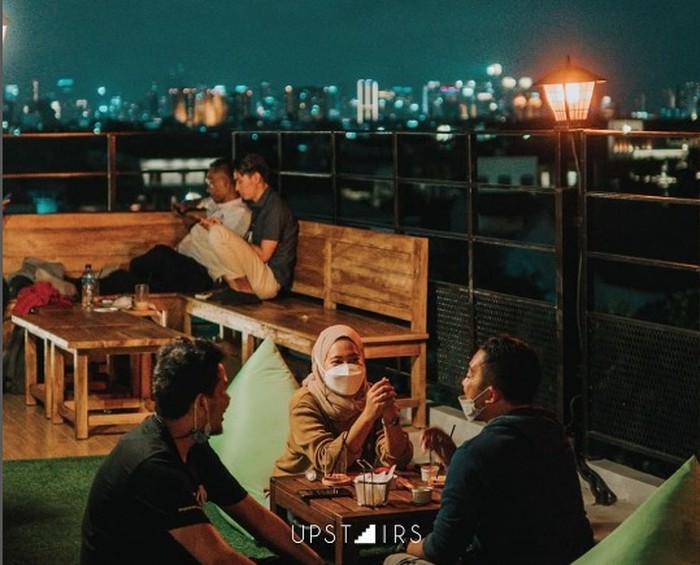 5 Kafe Rooftop Ini Tawarkan Sensasi Asyik Ngopi di Bawah Bintang