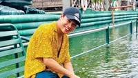 Punya kolam yang Instagrammable, para pengunjung bisa jalan bersama ikan-ikan koi yang cantik ini. Bisa juga sambil asyik foto-foto. Foto: Pool/Site