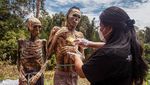 Beginilah Ritual Ganti Baju Orang Mati di Toraja, Bikin Merinding