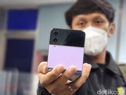 Unboxing Samsung Galaxy Z Flip 4, Si Mungil, Gesit dan Hemat