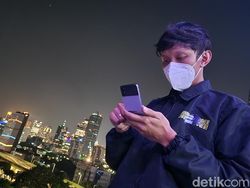 Unboxing Samsung Galaxy Z Flip 4, Si Mungil, Gesit dan Hemat