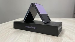 Unboxing Samsung Galaxy Z Flip 4, Si Mungil, Gesit dan Hemat