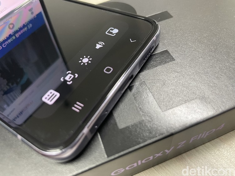Samsung Galaxy Z Flip 4 Unboxing Samsung Galaxy Z Flip 4