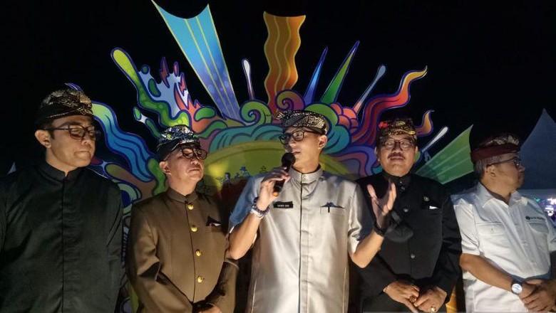 Sandiaga Uno di Sanur Village Festival Sandiaga Uno membuka Sanur Village Festival 2022.