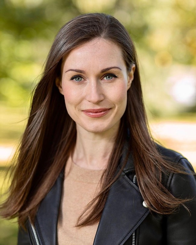 Perdana Menteri Finlandia Sanna Marin kembali ketahuan berpesta. Baru-baru ini pemimpin negara itu bikin heboh karena videonya sedang bersenang-senang dengan teman-teman viral di media sosial.Foto: Instagram @sannamarin