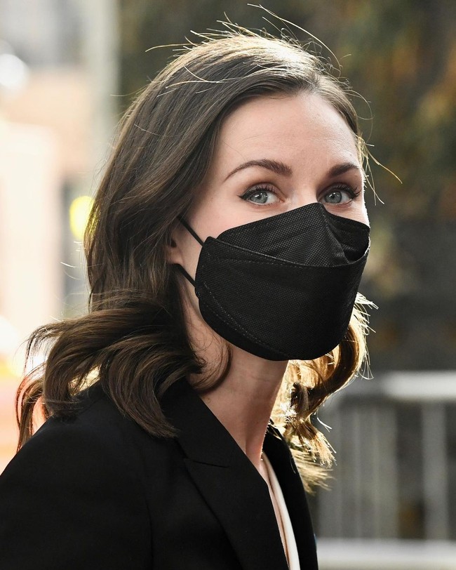 Sebelumnya kepemimpinan Sanna mendapat pujian. Kinerjanya dalam menangani pandemi Corona dianggap patut diapresiasi. Ketika itu Sanna mengajak para influencer millennial untuk menyebarkan langkah-langkah pencegahan karena mengetahui tak semua orang membaca berita.Foto: Instagram @sannamarin