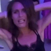 Ibu satu anak itu pun mengelak tuduhan netizen bahwa ia memakai obat-obatan terlarang dalam pesta itu. Aku punya keluarga, pekerjaan, dan aku punya waktu luang untuk dihabiskan untuk teman-teman. Sama seperti banyak orang lain. Aku akan tetap menjadi orang yang sama seperti sekarang dan aku harap itu bisa diterima, kata Sanna Marin.Foto: Twitter visegrad24