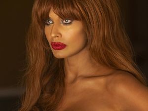 Chat Bocor, Jameela Jamil Sebut Blake Lively Penjahat