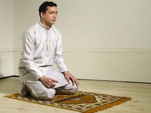 Niat Sholat Nisfu Syaban Lengkap Tata Cara dan Waktu Pelaksanaannya
