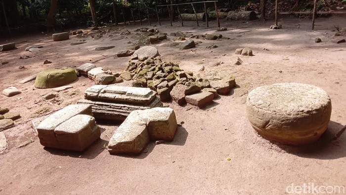 Situs Batu Kalde di Pangandaran