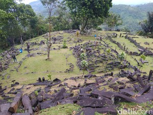 Gunung Padang Itu Merupakan Piramida