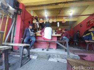 Pemilik Warkop Mengeluh Sepi Usai Ada Penjual Chip Domino yang Ditangkap