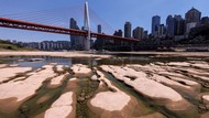 Anak Sungai Yangtze Menyusut Drastis Akibat Gelombang Panas di China