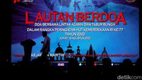 Dalam doa tersebut disampaikan untuk kebaikan Indonesia dan jasa para pahlawan.