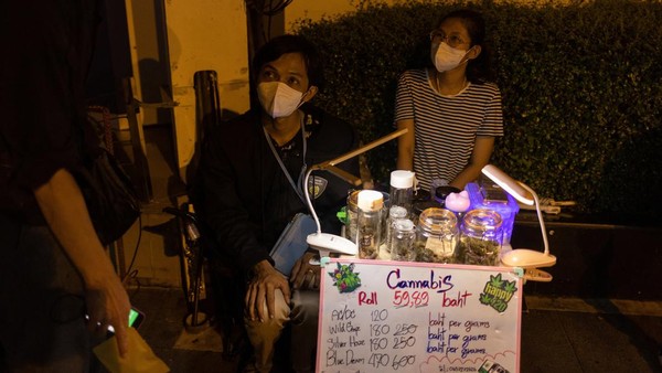 Kita balik lagi kepada komentar Menteri Kesehatan Thailand, Anutin yang mewanti-wanti bebasnya ganja tidak sesuai dengan tujuan awal sebagai obat medis. Namun dia juga tidak menyempitkan aturan di mana mungkin akan ada harapan untuk ganja rekreasi ke depannya.  