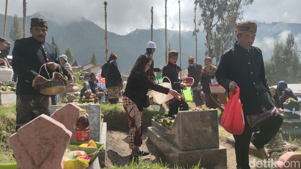 Tradisi Nyadran warga Suku Tengger