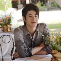 Mantan kekasih Gubgib Sumontip itu juga melebarkan sayap dengan membintangi film Filipina Suddenly It’s Magic pada 2012. Foto: Instagram