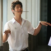 Mario Maurer meraih popularitas di mancanegara sejak membintangi film Crazy Little Thing Called Love pada 2010. Mewarisi darah blasteran Jerman sang ayah, paras tampannya memikat banyak penggemar. Foto: Instagram