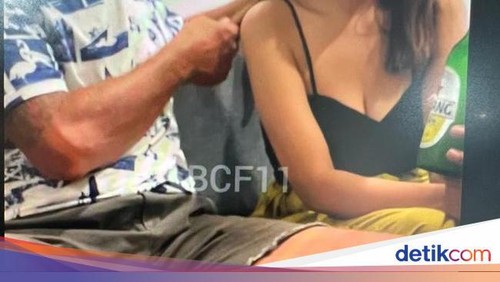 Screensot salah satu adegan hot Tersangka Ni Kadek DKS dengan salah seorang bule di aku medsos berbayar miliknya