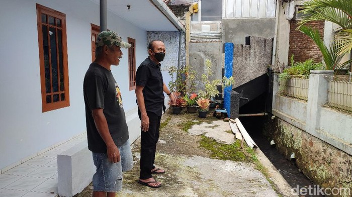 Warga Ciamis tembok akses gang di kawasan Janggala