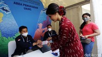 Masyarakat umum sudah bisa melakukan penukaran uang TE 2022 melalui perbankan atau kas keliling yang disediakan BI.