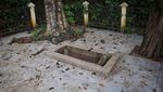 Penampakan Makam Keramat di Pulau Keramut Anambas