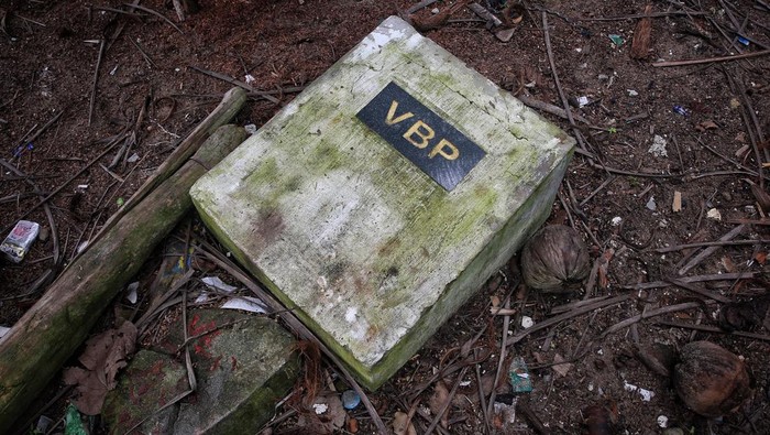 Warga Vietnam Rutin Ziarah ke Makam Keramat di Anambas, Ini Kisahnya Warga Vietnam Rutin Ziarah ke Makam Keramat di Anambas, Ini Kisahnya