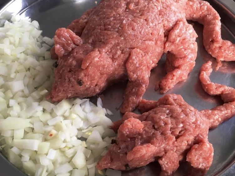 10 Kreasi Daging Cincang Bentuk Unik, dari Tikus hingga Kuda