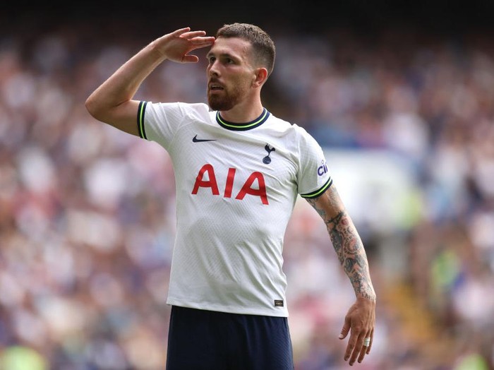 LONDON, ENGLAND - AUGUST 14: Pierre-Emile Hojbjerg of Tottenham Hotspur celebrates after scoring their sides first goal  during the Premier League match between Chelsea FC and Tottenham Hotspur at Stamford Bridge on August 14, 2022 in London, England. (Photo by Tottenham Hotspur FC/Tottenham Hotspur FC via Getty Images)