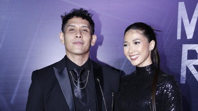 Sexy in Black! Andrea Dian-Ganindra Bimo Serbahitam