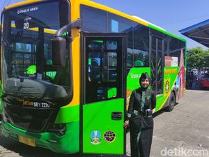 Antusiasme Warga Sidoarjo Coba Bus Trans Jatim