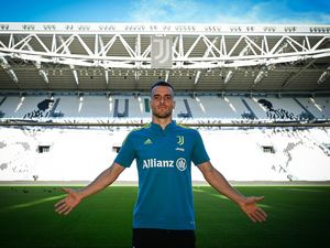 Kostic Mau ke Juventus karena Pengaruh Vlahovic