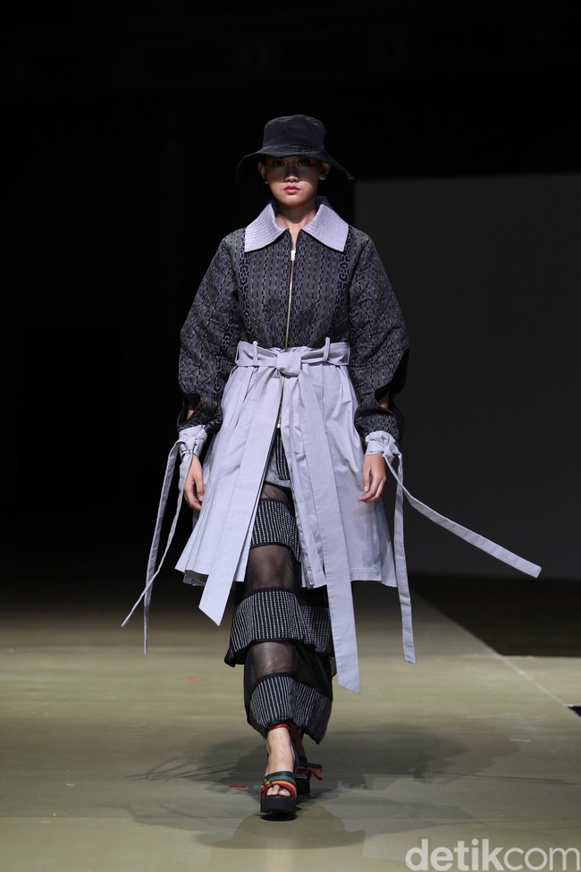 Gusti Kanjeng Bendara (GKB) Raden Ayu Adipati Pakualam Hemas sebagai Wakil Ketua Dekranasda Daerah Istimewa Yogyakarta. GKB berharap Jogja Fashion Week dapat berperan besar dalam menggerakan produk lokal sehingga dipasarkan lebih luas lagi. Foto: Ajiwara Photography.