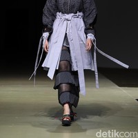 Gusti Kanjeng Bendara (GKB) Raden Ayu Adipati Pakualam Hemas sebagai Wakil Ketua Dekranasda Daerah Istimewa Yogyakarta. GKB berharap Jogja Fashion Week dapat berperan besar dalam menggerakan produk lokal sehingga dipasarkan lebih luas lagi. Foto: Ajiwara Photography.