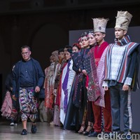 Rangkaian acara Jogja Fashion Week 2022 digelar pada 19-21 Agustus 2022 di Kamala Grand Ballroom Sleman City Hall, Yogyakarta. Pada 2022 ini, Jogja Fashion Week yang diinisiasi oleh Indonesian Fashion Chamber Yogyakarta mengusung tema Panca Kartika. Foto: Ajiwara Photography.