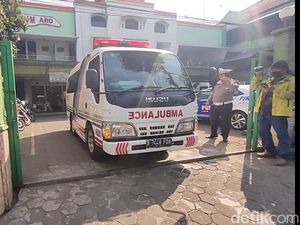 Ayah Wagub Jatim Emil Dardak Kecelakaan Usai Hadiri Peluncuran Buku