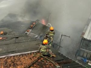 7 Rumah Terbakar di Kawasan Padat Penduduk Ciumbuleuit Bandung!