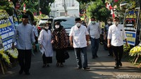 Basuki tiba di rumah duka Komplek Bina Marga II, Pondok Kelapa, Jakarta Timur, Sabtu (20/8/2022).