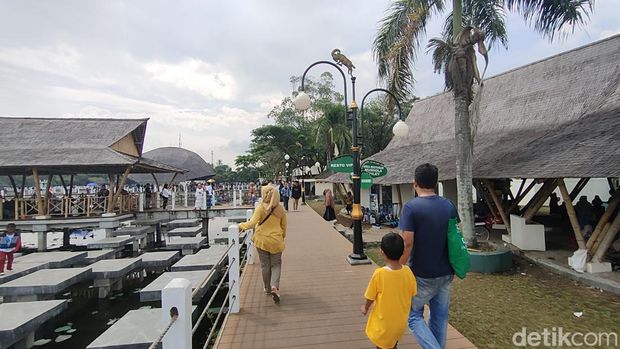 Objek wisata Situ Bagendit Garut.