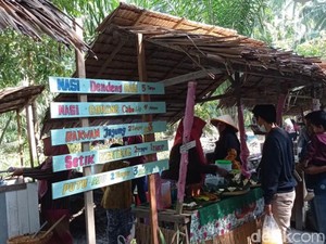 Asyiknya Kuliner di Pasar Kamu, Jajakan Makanan Tempo Dulu