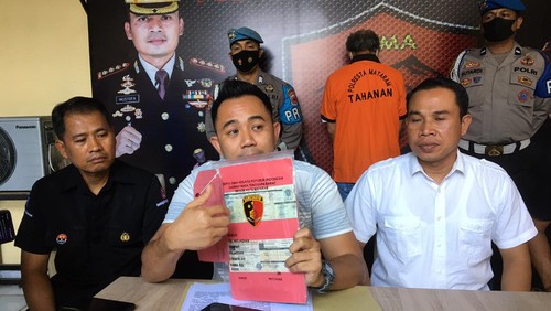 Pelaku pemalsuan STNK di Mataram dibekuk polisi, Sabtu (20/8/2022).