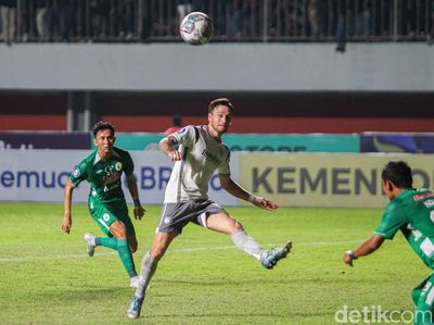 Momen Persib Bandung Gondol 3 Poin di Kandang PSS Sleman