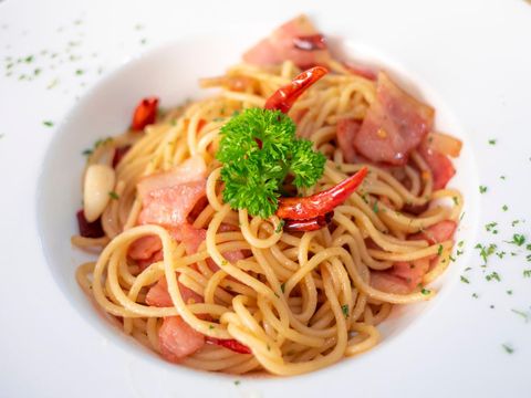 Resep Spaghetti Oglio Olio Daging Asap