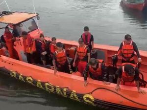 Dihantam Gelombang Tinggi, Kapal Terombang-ambing di Mentawai