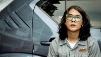 Baru-baru ini Iqbaal kembali hadir dalam film layar lebar Indonesia berjudul Mencari Raden Saleh. Dalam acara premier, Iqbaal mencuri perhatian publik karena gaya rambutnya itu. Foto: Instagram @iqbaal.e